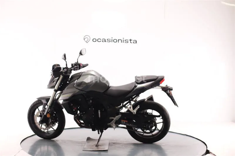 Honda CB 750 Hornet – Vista 4
