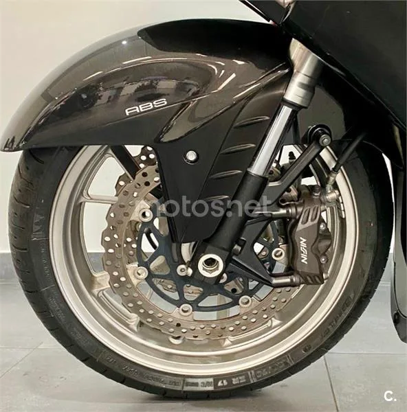 Kawasaki ZZR 1400 – Vista 6