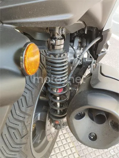 Yamaha XMAX 300 – Vista 8