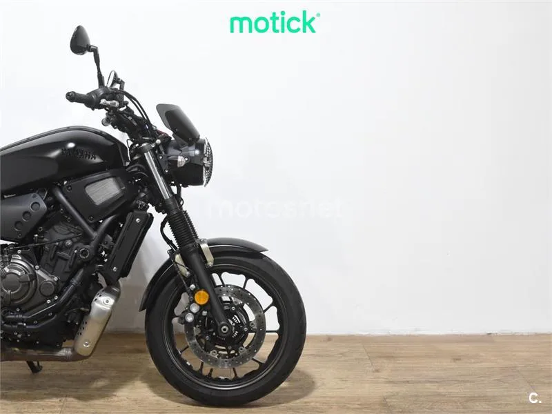 Yamaha XSR 700 – Vista 4