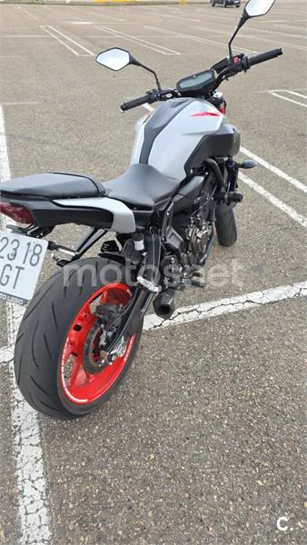 Yamaha MT-07 – Vista 3