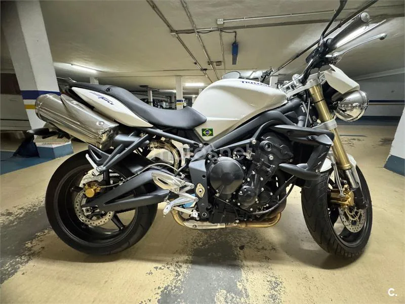 Triumph Street Triple – Vista 5