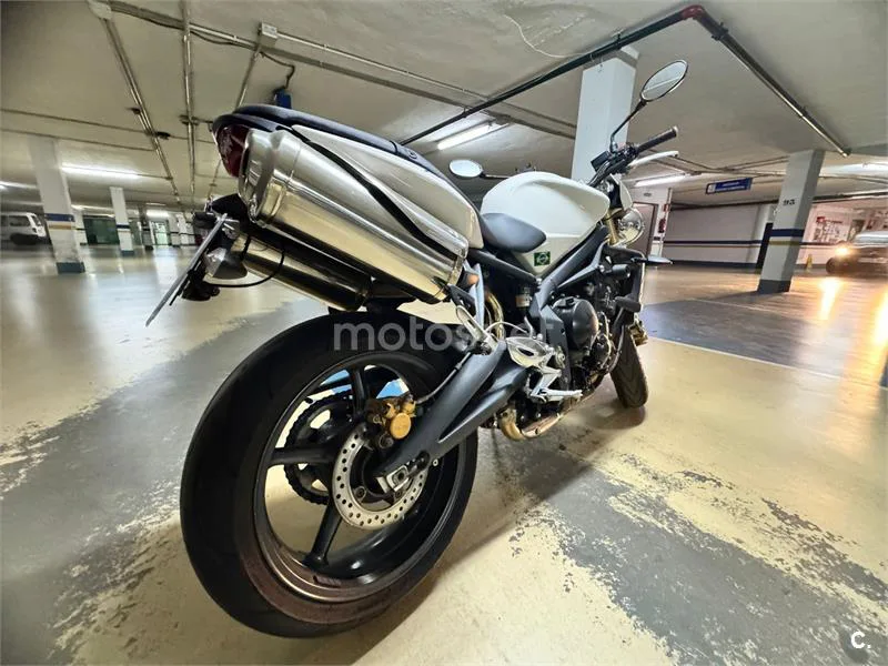 Triumph Street Triple – Vista 6