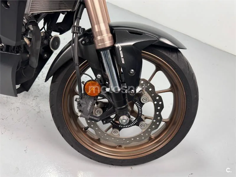 Honda CB 125 R – Vista 13