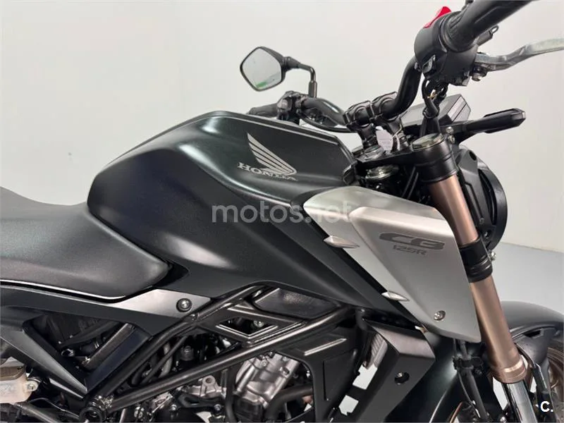Honda CB 125 R – Vista 14