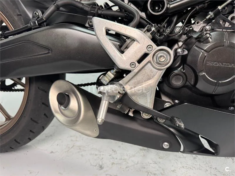 Honda CB 125 R – Vista 16