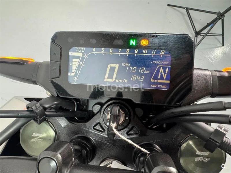 Honda CB 125 R – Vista 19