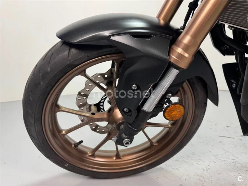 Honda CB 125 R – Vista 7
