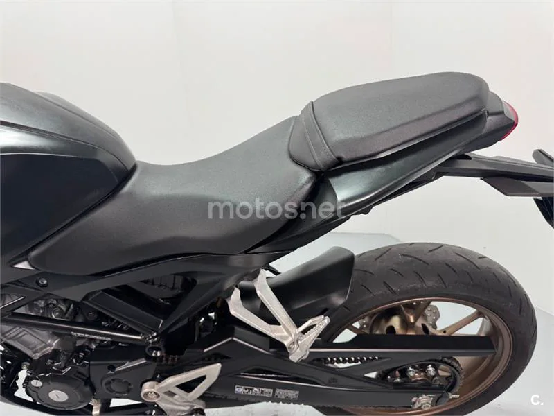 Honda CB 125 R – Vista 9