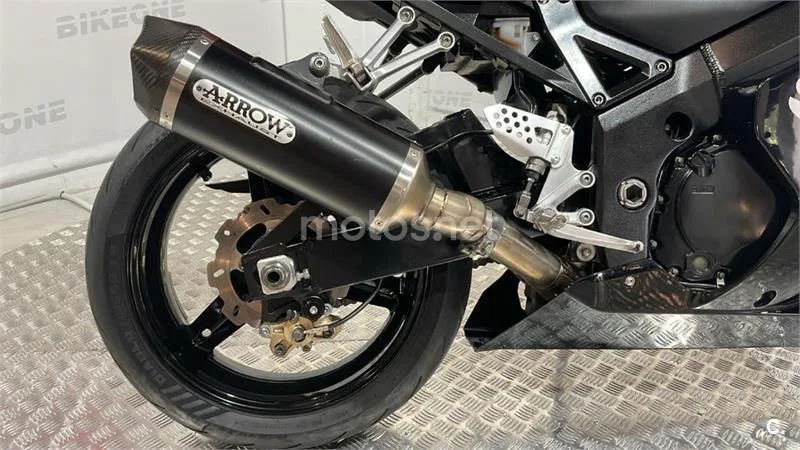Suzuki GSX-R600 – Vista 9