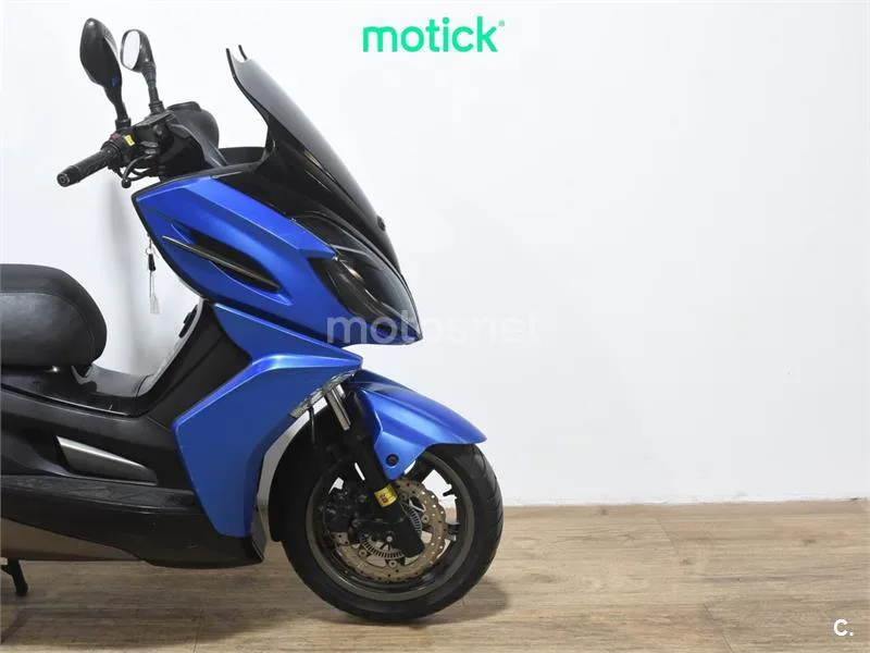 Kymco K-XCT 125i – Vista 4