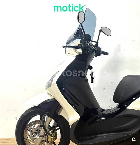 Piaggio Beverly – Vista 6