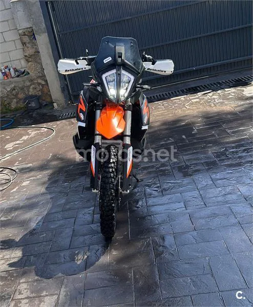 KTM 890 – Vista 3
