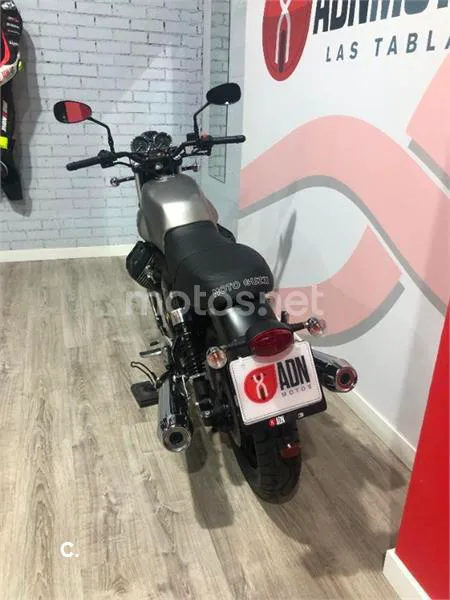 Moto Guzzi V7 II – Vista 11