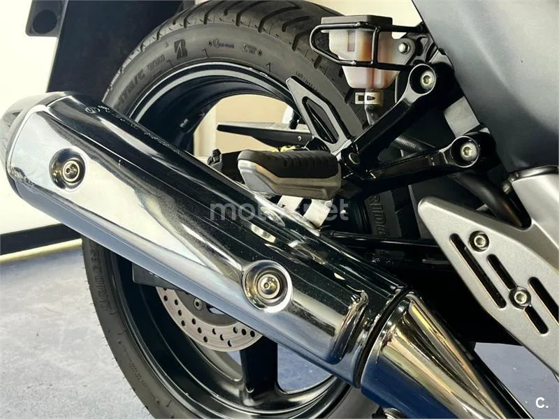 Suzuki Inazuma 250 – Vista 17