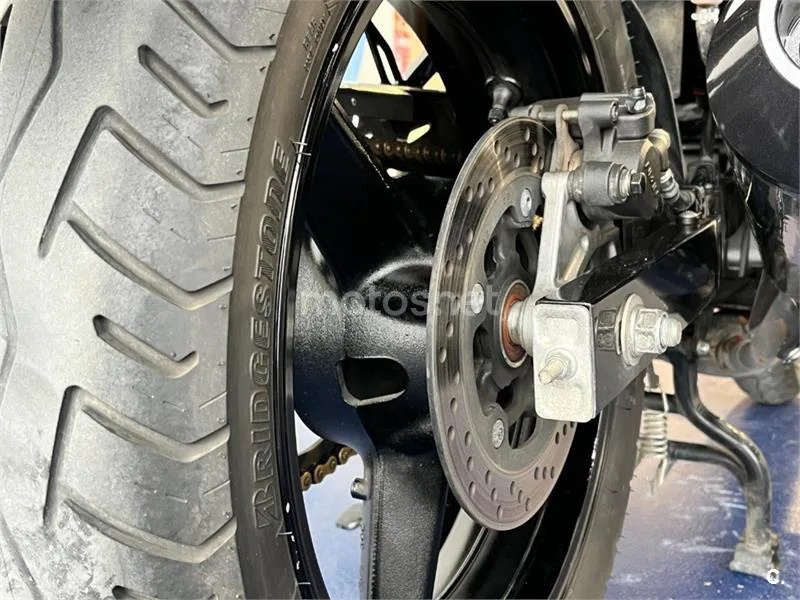 Suzuki Inazuma 250 – Vista 19
