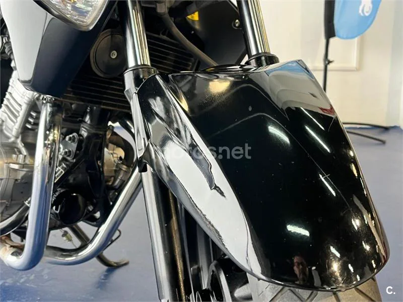 Suzuki Inazuma 250 – Vista 24