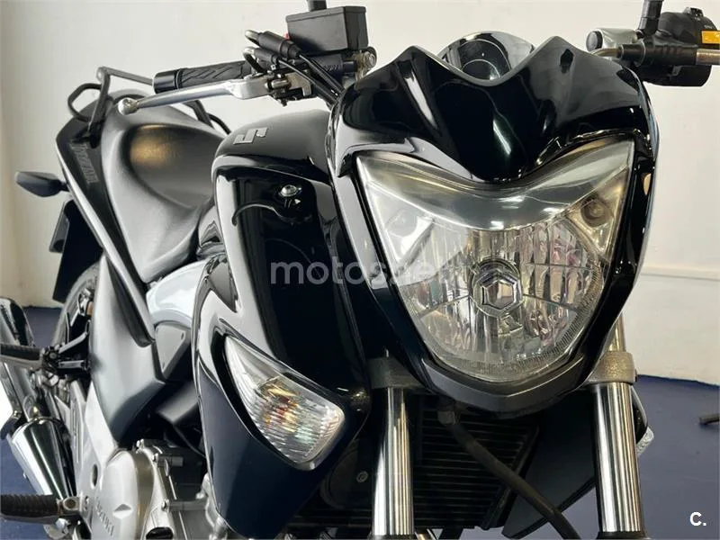 Suzuki Inazuma 250 – Vista 25