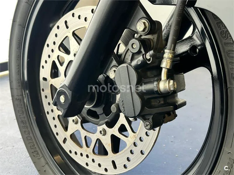 Suzuki Inazuma 250 – Vista 35