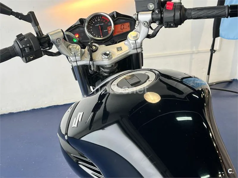 Suzuki Inazuma 250 – Vista 42