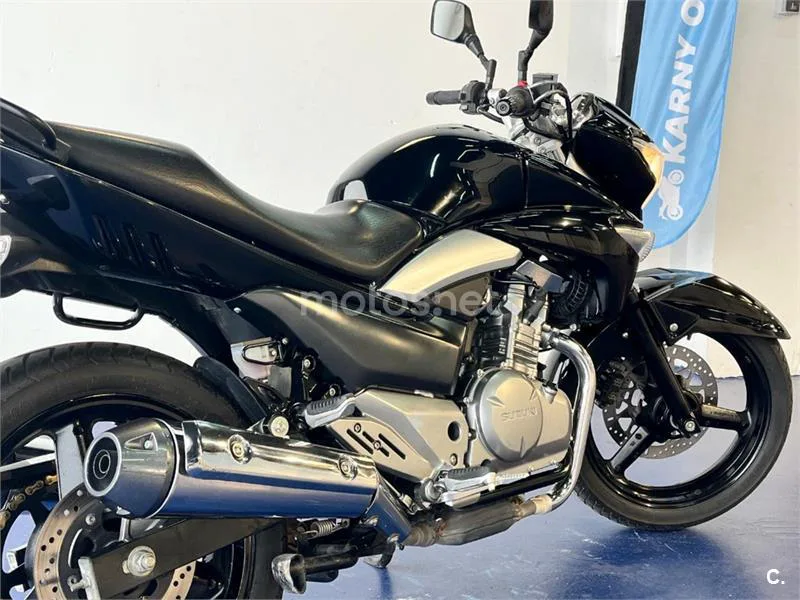 Suzuki Inazuma 250 – Vista 45