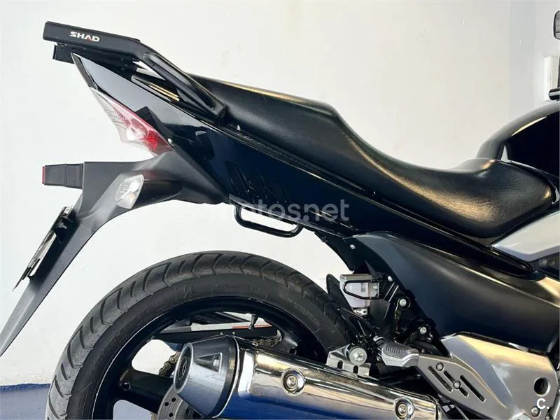 Suzuki Inazuma 250 – Vista 7