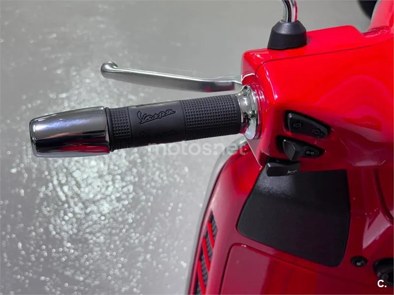 Vespa GTS 300 – Vista 11