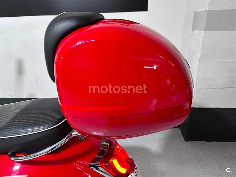 Vespa GTS 300 – Vista 17