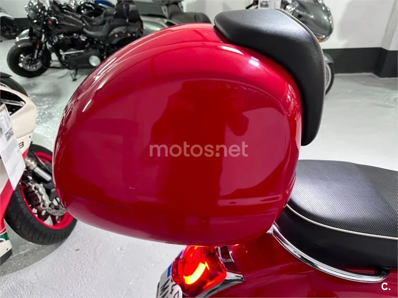 Vespa GTS 300 – Vista 18