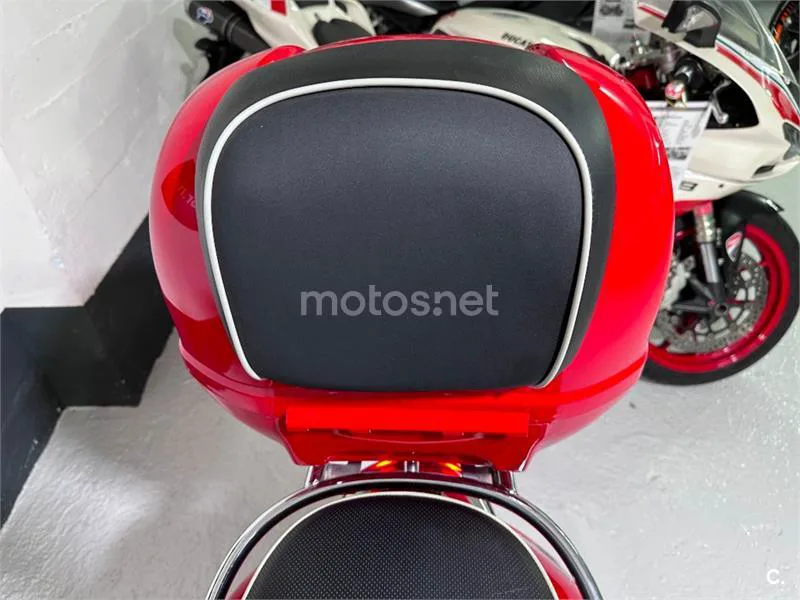 Vespa GTS 300 – Vista 20