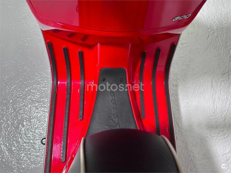 Vespa GTS 300 – Vista 22