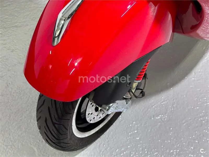 Vespa GTS 300 – Vista 26