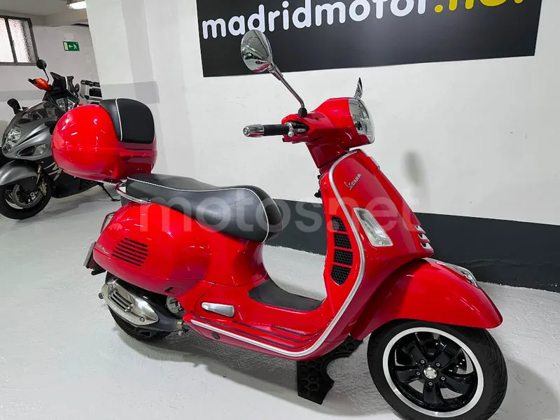 Vespa GTS 300 - Vista 36