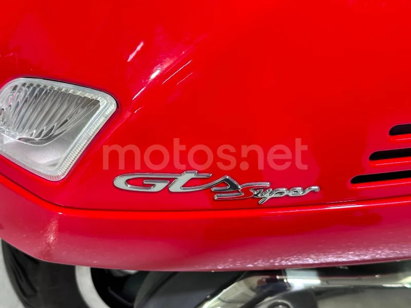 Vespa GTS 300 - Vista 38