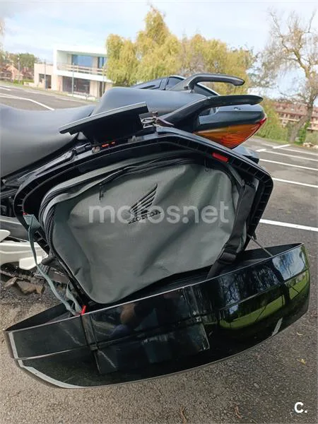 Honda CBF 600 N – Vista 4