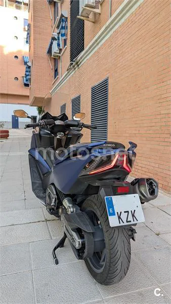 Kymco AK 550 – Vista 6