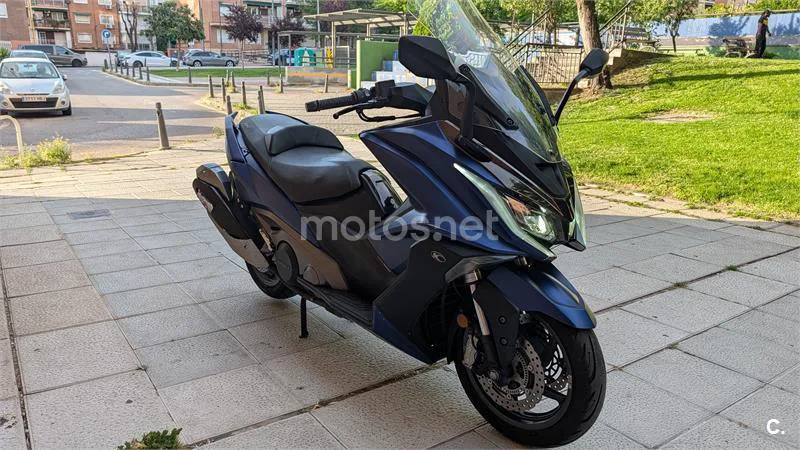 Kymco AK 550 – Vista 9