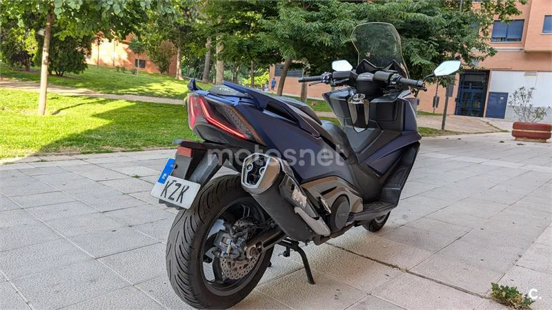 Kymco AK 550 – Vista 10