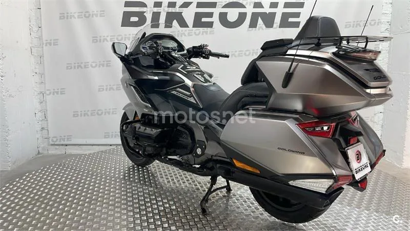 Honda GL 1800 Gold Wing – Vista 8
