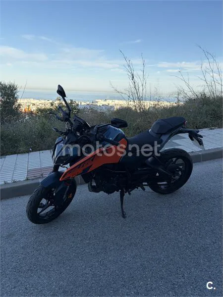 KTM 125 – Vista 8