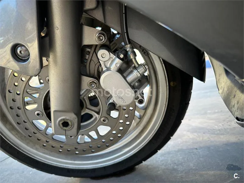 Suzuki Burgman 650 Executive – Vista 11