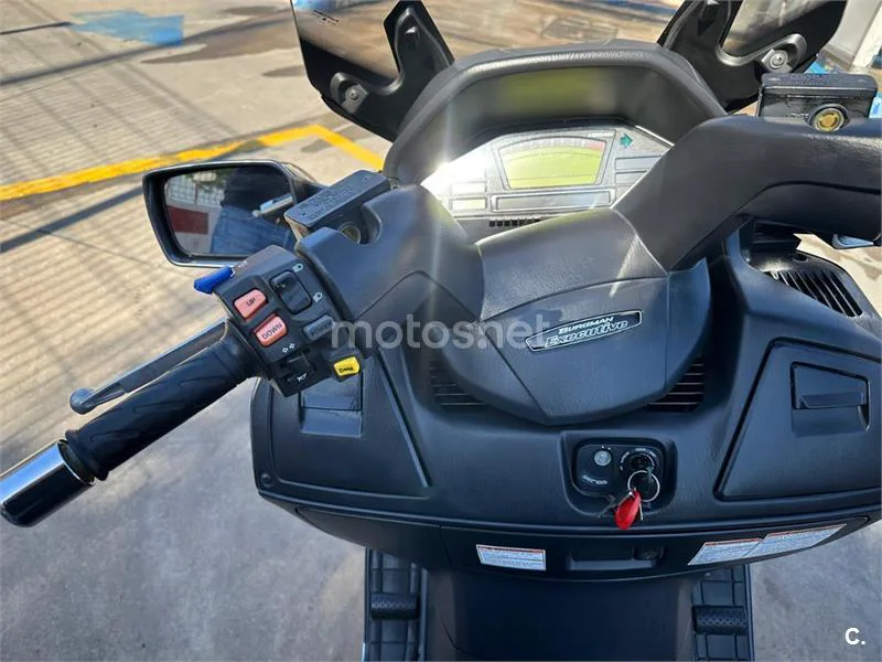 Suzuki Burgman 650 Executive – Vista 4