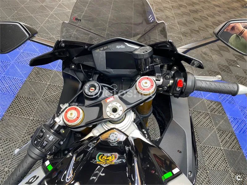 Aprilia RSV4 – Vista 12