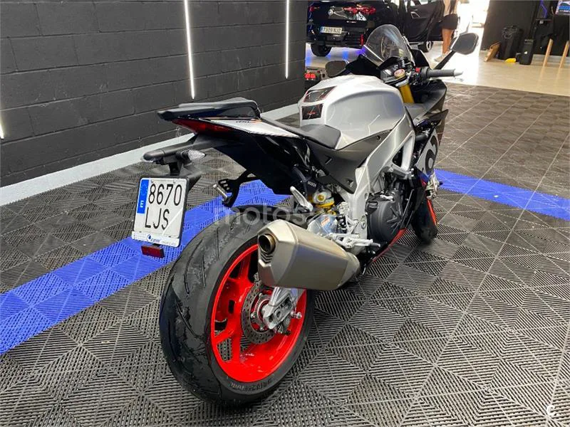 Aprilia RSV4 – Vista 13