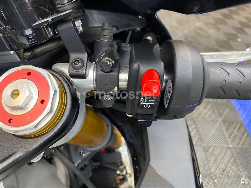 Aprilia RSV4 – Vista 16