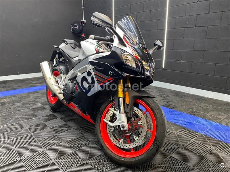 Aprilia RSV4 – Vista 17