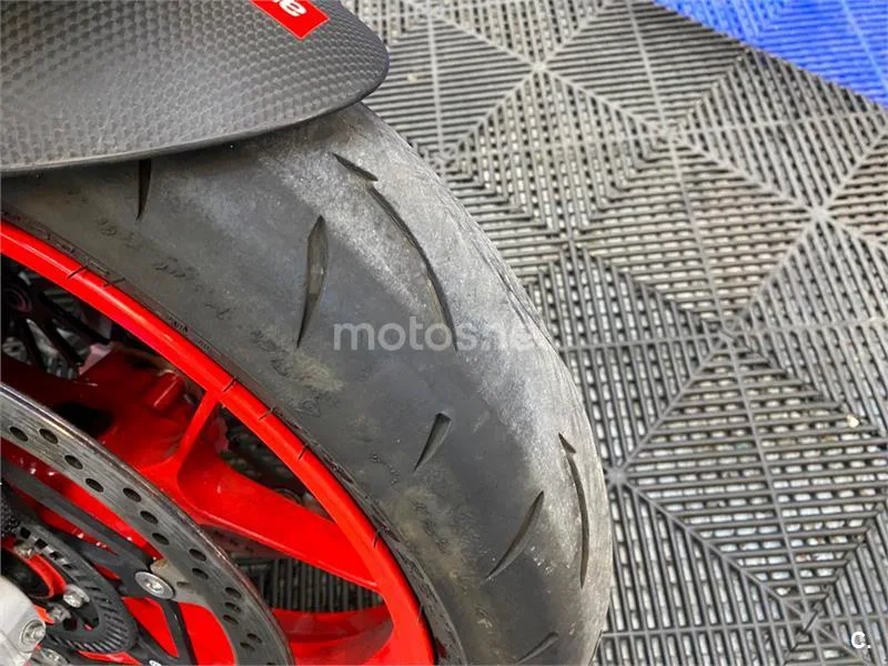 Aprilia RSV4 – Vista 18