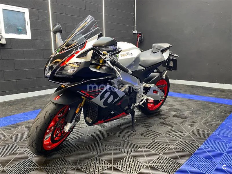 Aprilia RSV4 – Vista 7