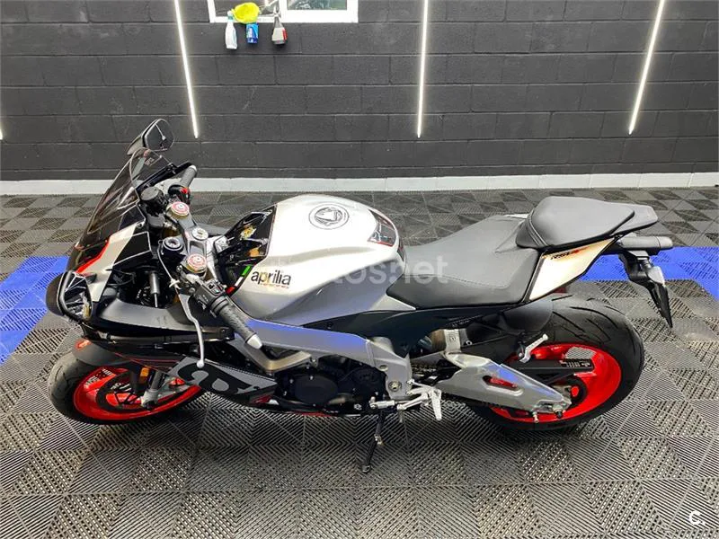 Aprilia RSV4 – Vista 10