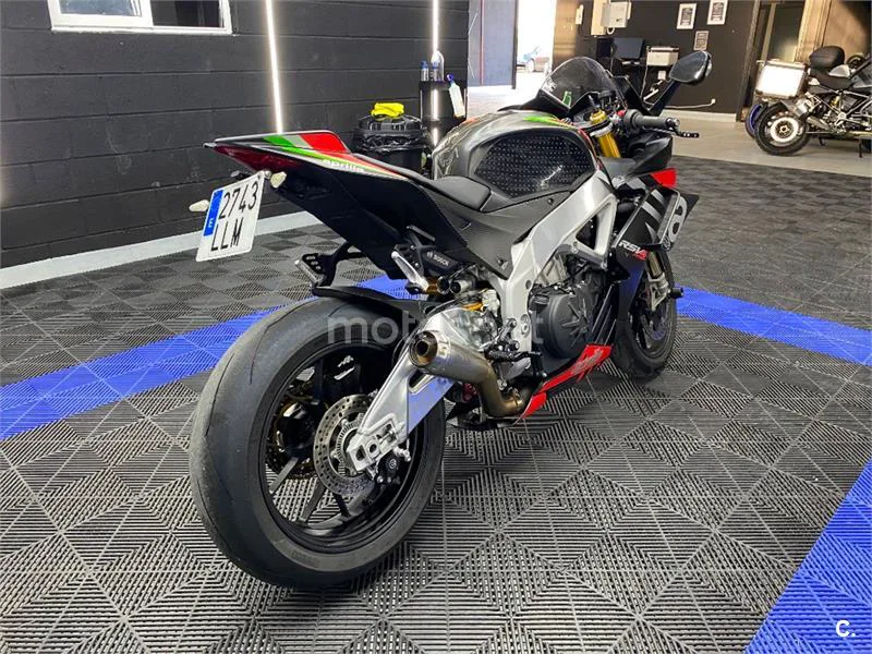 Aprilia RSV4 – Vista 11